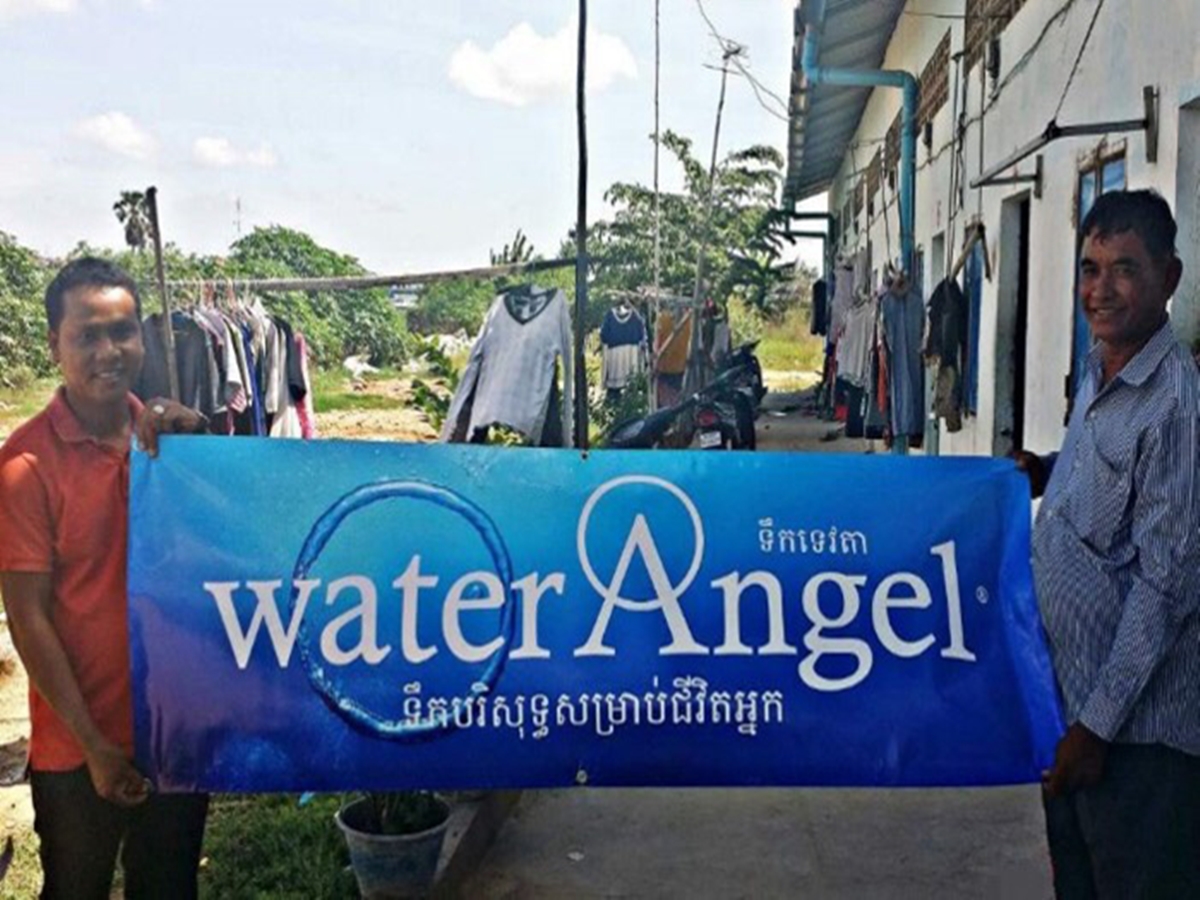 សូមក្លាយជា ទេវតា ទឹក (Water Angel) នៅសាលាជនបទ 8
